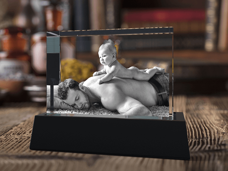 3d photo crystal with dad and baby image engraved inside