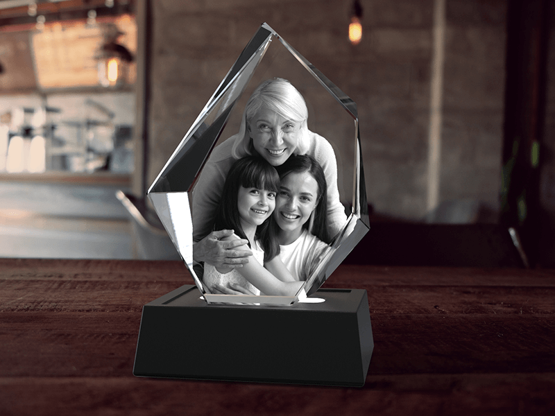 3D photo crystal iceberg with an image of a family engraved inside