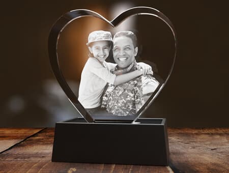 3D picture crystal heart of dad and son hugging.
