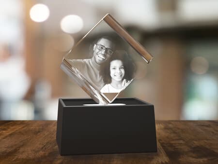 Father and daughter image engraved in a 3D photo crystal diamond.